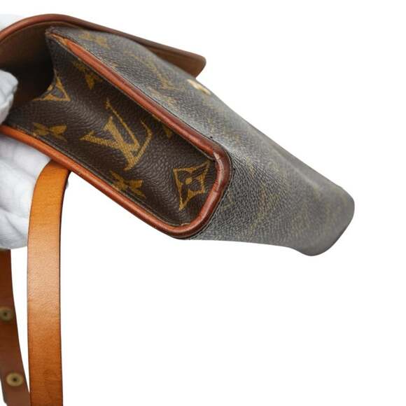 LOUIS VUITTON Authentic Brown Monogram Leather Pochette Hobo Bag - Picture 5 of 9